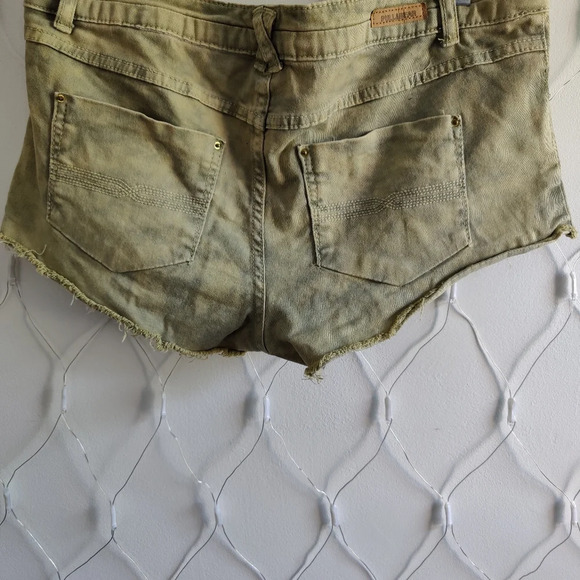 Pull & Bear Denim Short Shorts / Euro 40 / US Medium - Picture 6 of 6